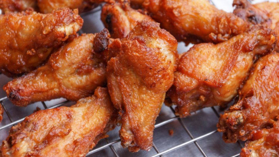 How Long to Fry Chicken Wings for the Perfect Balance of Juicy and Crispy