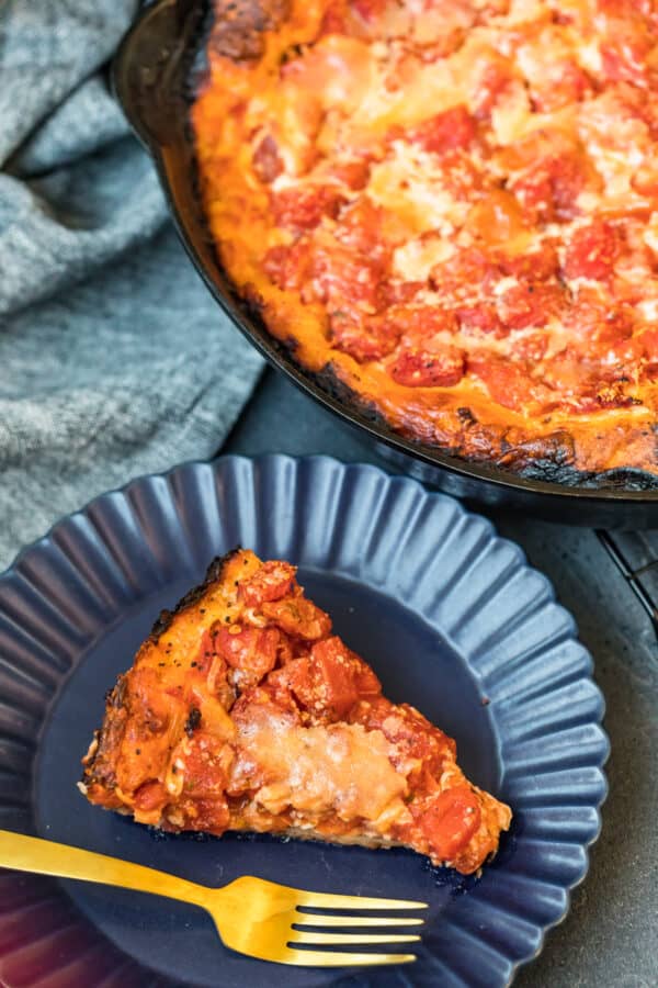 Make a Chicago deep dish pizza at home, in a skillet and with just 6 ingredients!