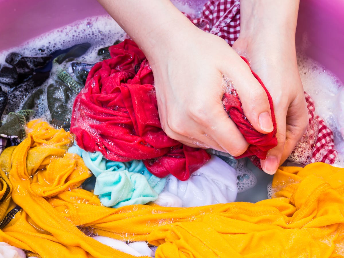 How to wash clothes by hand
