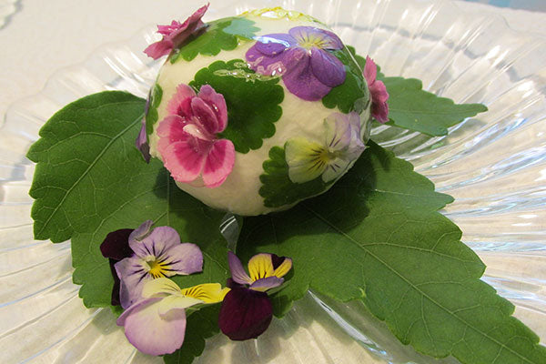 Using Glaze to Adorn Your Cheese with Flowers